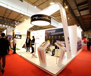 un stand construmat tecnopol